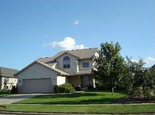1002 Greenbrier Dr, Waunakee, WI 53597