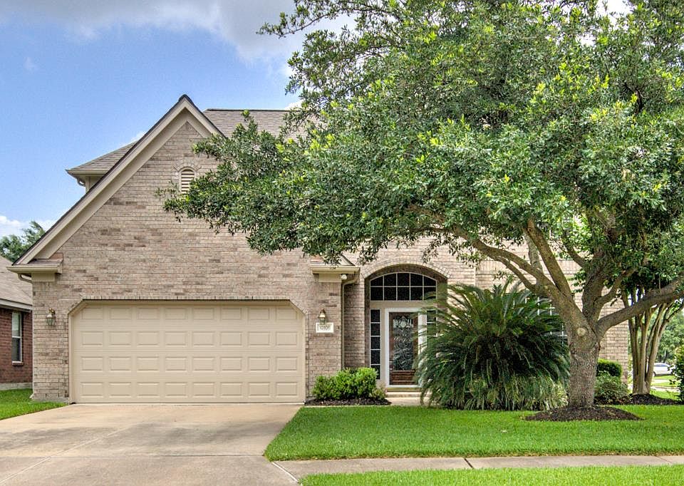 1st image of 10106 Willow Crossing Dr