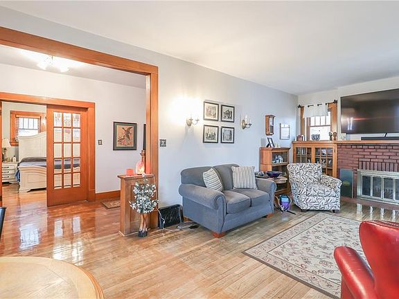 2nd image of 2609 Felix St