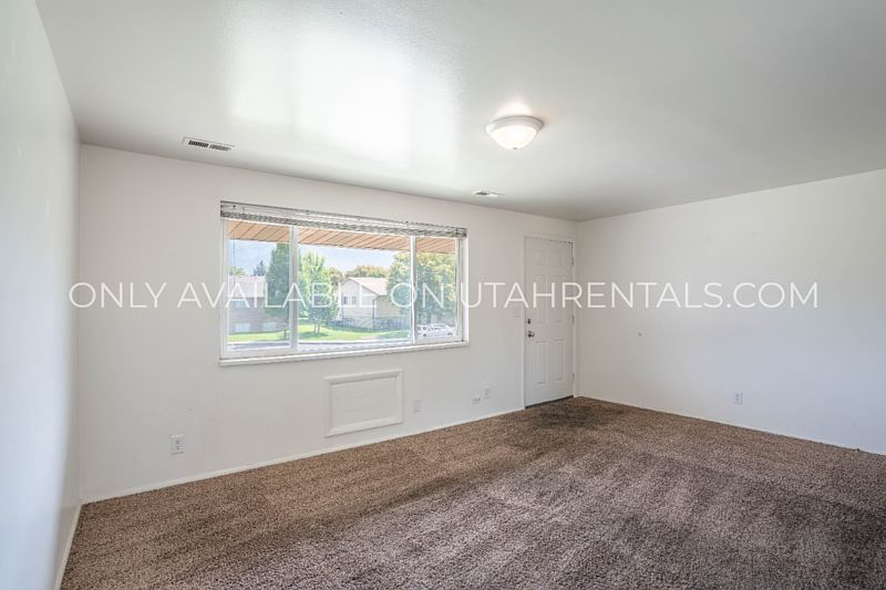 1st image of 1038 S Virginia Cir
