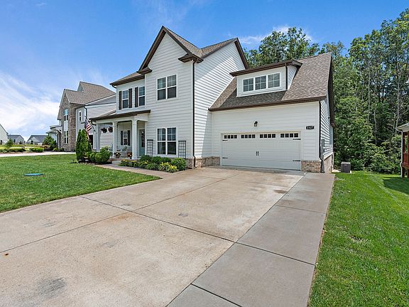 2nd image of 1327 Batbriar Rd