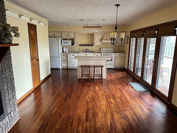 Kitchen/Dining