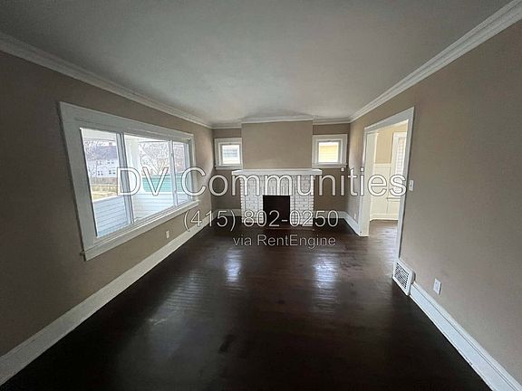 4th image of 872 Helmsdale Rd Unit 2
