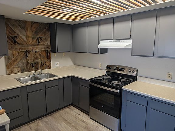 4th image of 115 Crawford Ln #2