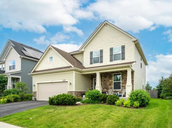 237 Kennedy Dr, Saint Charles, IL 60175