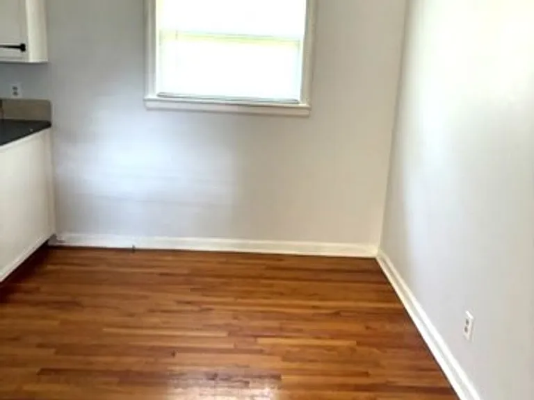 275 Nightingale Dr — Photo 6