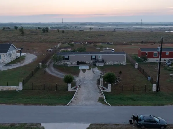 363 El Rey Dr, Kyle, TX 78640