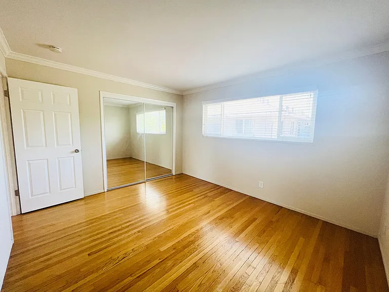 1290 Brookfield Ave — Photo 6