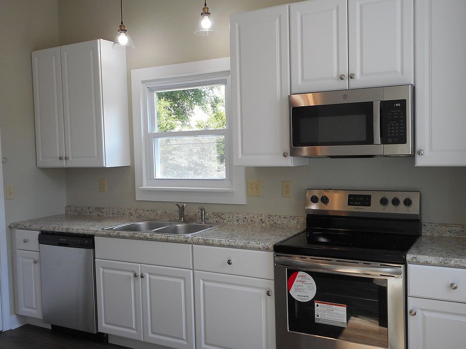 2nd image of 1017 Washington Ave #2