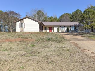 112 Meadowland Trl, Lagrange, GA 30240