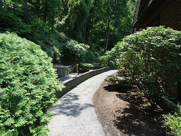 2nd image of 10 Briarcliff Dr S #8