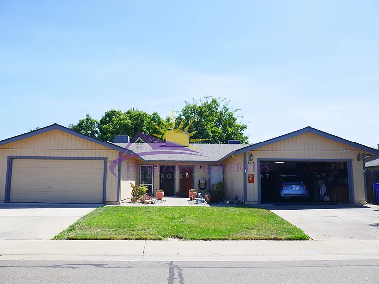 8960 Laguna Vista Ct — Photo 1