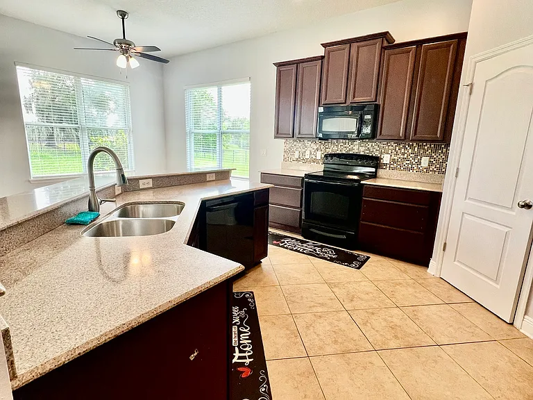 7926 Stoney Hill Dr — Photo 11