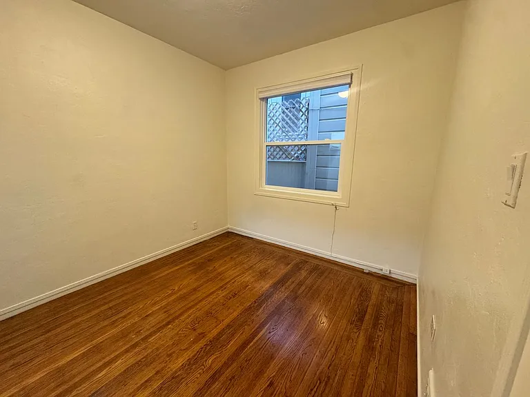 530 Grove St #1 — Photo 9