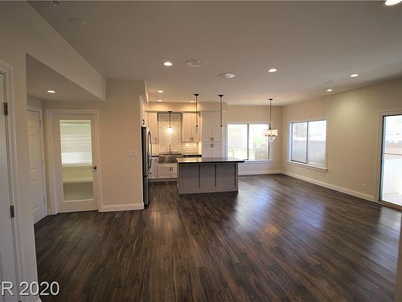 4th image of 7231 Indian Creek Ln Unit 101