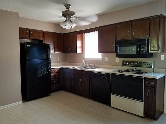 3rd image of 2504 NW 6th St
