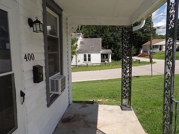 4th image of 400 Noel Ave