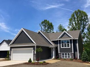 3489 Breezewood Ct, Kentwood, MI 49512