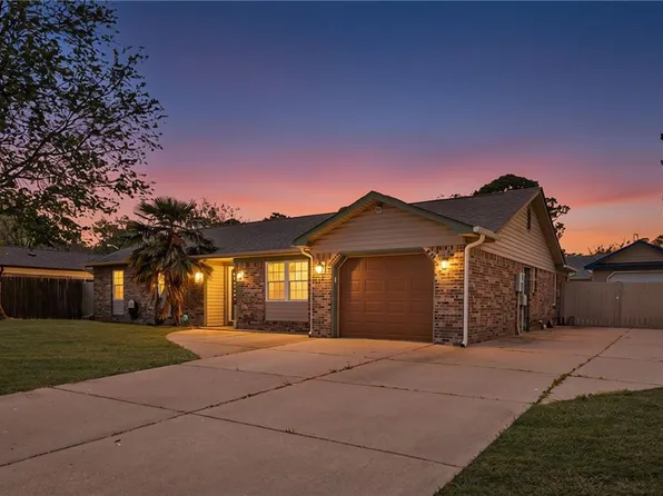 5445 Hunt Club Dr, Virginia Beach, VA 23462