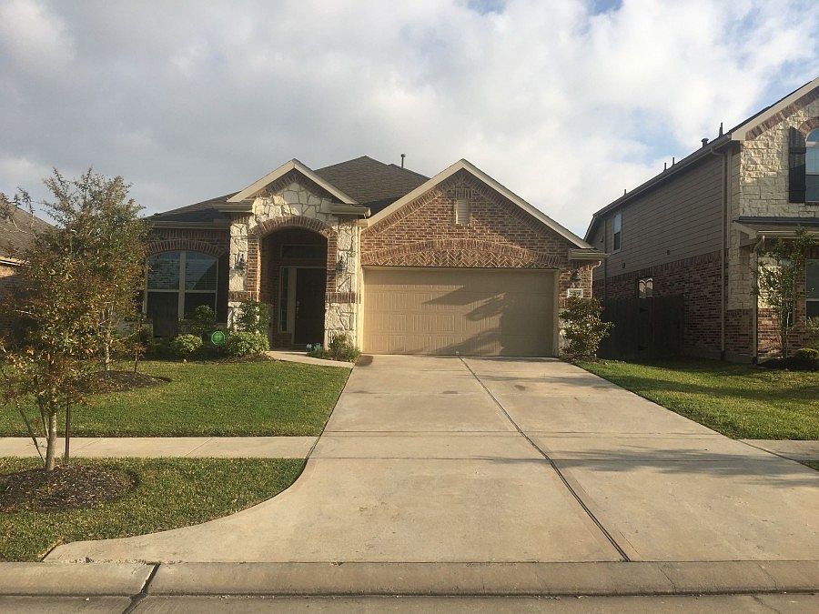 1st image of 21295 Lily Springs Dr
