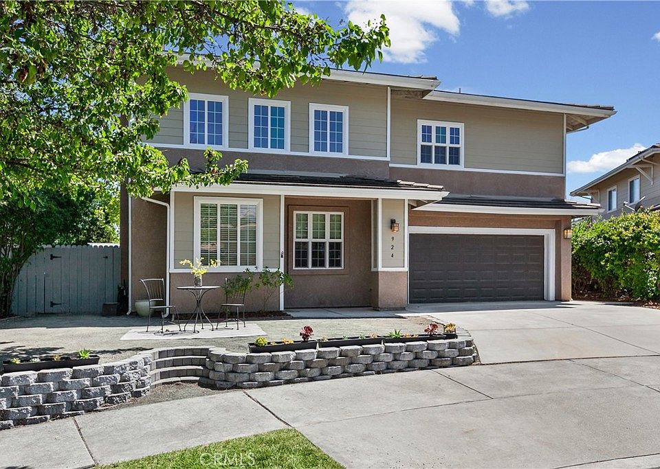 1st image of 924 Riata Ct