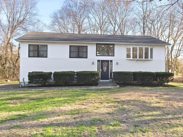 15 Royal Pine Drive, Danbury, CT 06811