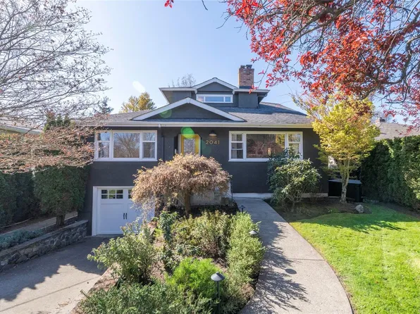 2041 Carnarvon St, Oak Bay, BC V8R 2V2
