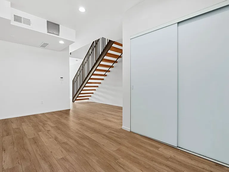Echo Designer Loft Apartments — Photo 16