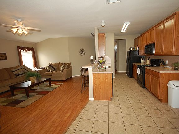 2nd image of 6821 Arbor Hollow Ln