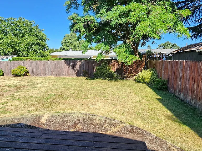 4274 Pauline Ave SE — Photo 18