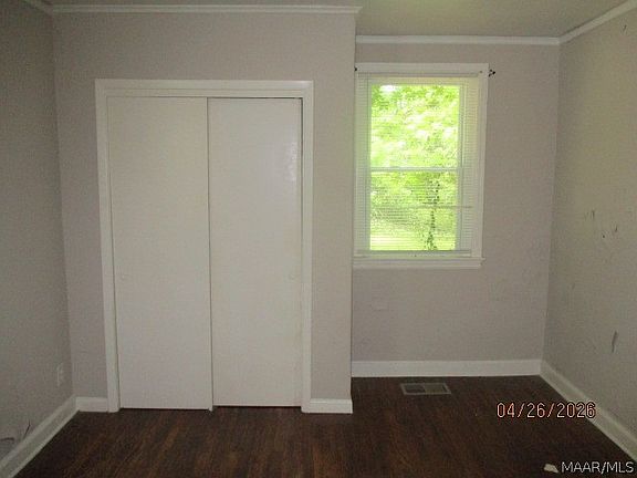 5th image of 939 E Edgemont Ave