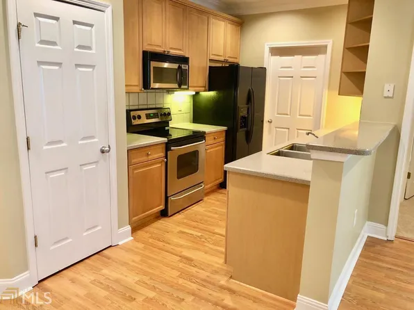 2103 Stratford Cmns, Decatur, GA 30033