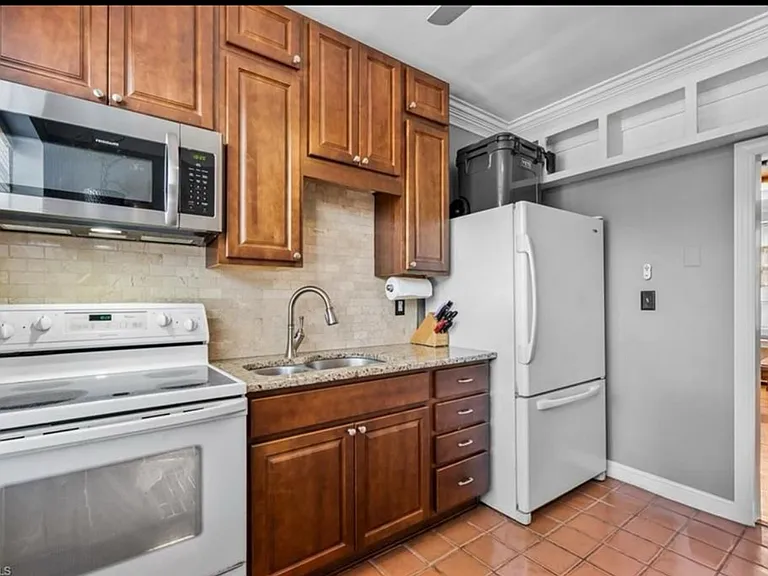 1209 N Main St #D — Photo 5