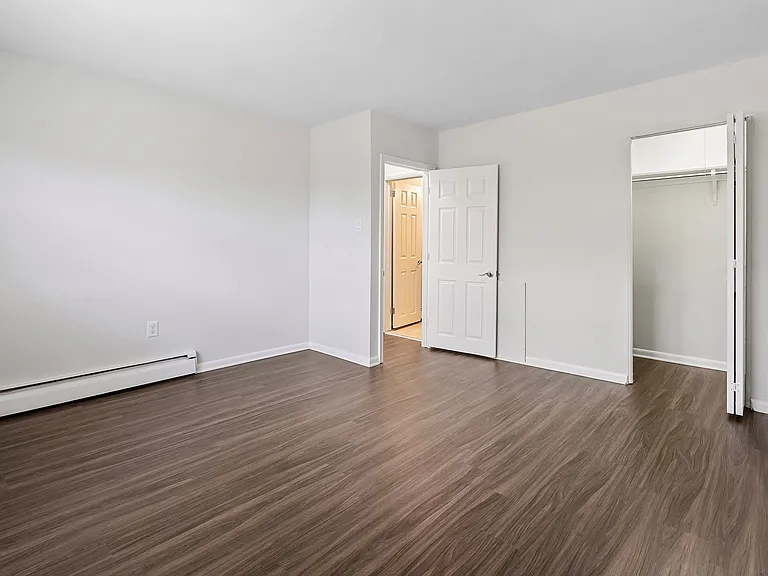 Carriage House Apartments — Photo 13