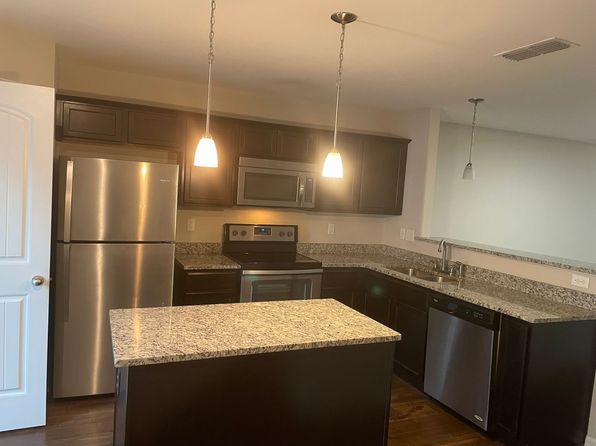 123 Cobblestone Place Dr
