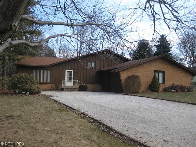 1st image of 444 Swank Dr