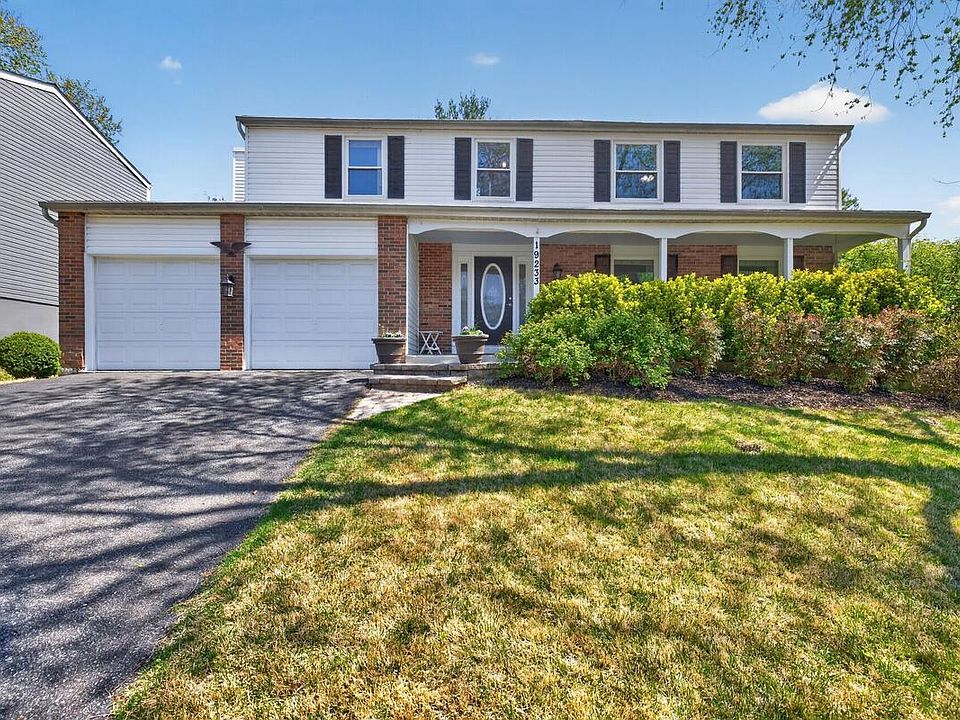 1st image of 19233 Gunnerfield Ln