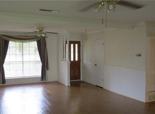 1902 Windsor Dr, Arlington, TX 76012