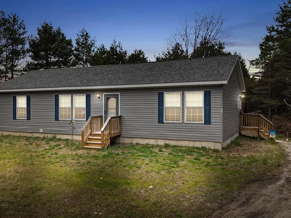714 Saunders Rd SE, Kalkaska, MI 49646