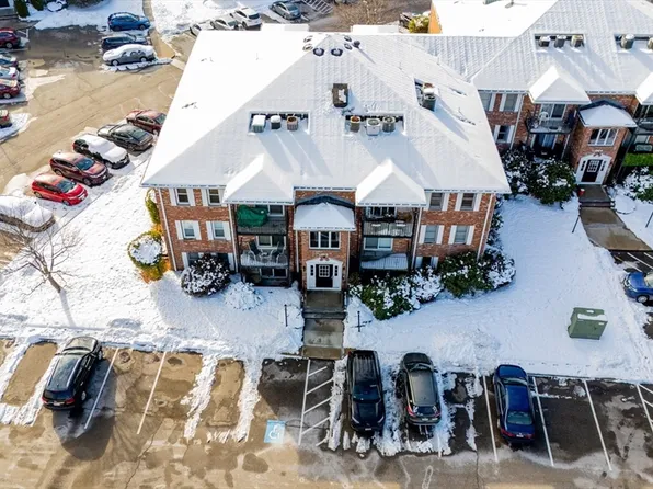 362 Neponset St APT C, Canton, MA 02021