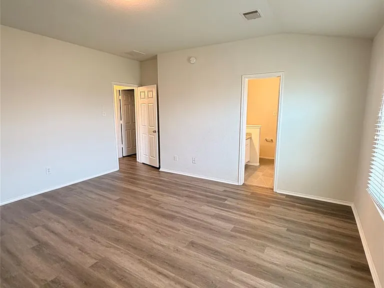 7419 Morgan Ranch Trl — Photo 10