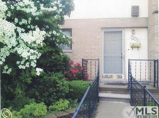 2709 E Larned St, Detroit, MI 48207