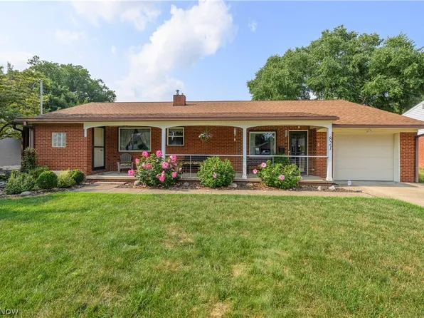 821 Harmon St SW, North Canton, OH 44720