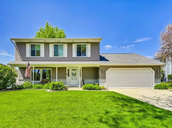 830 Longford Dr, Roselle, IL 60172