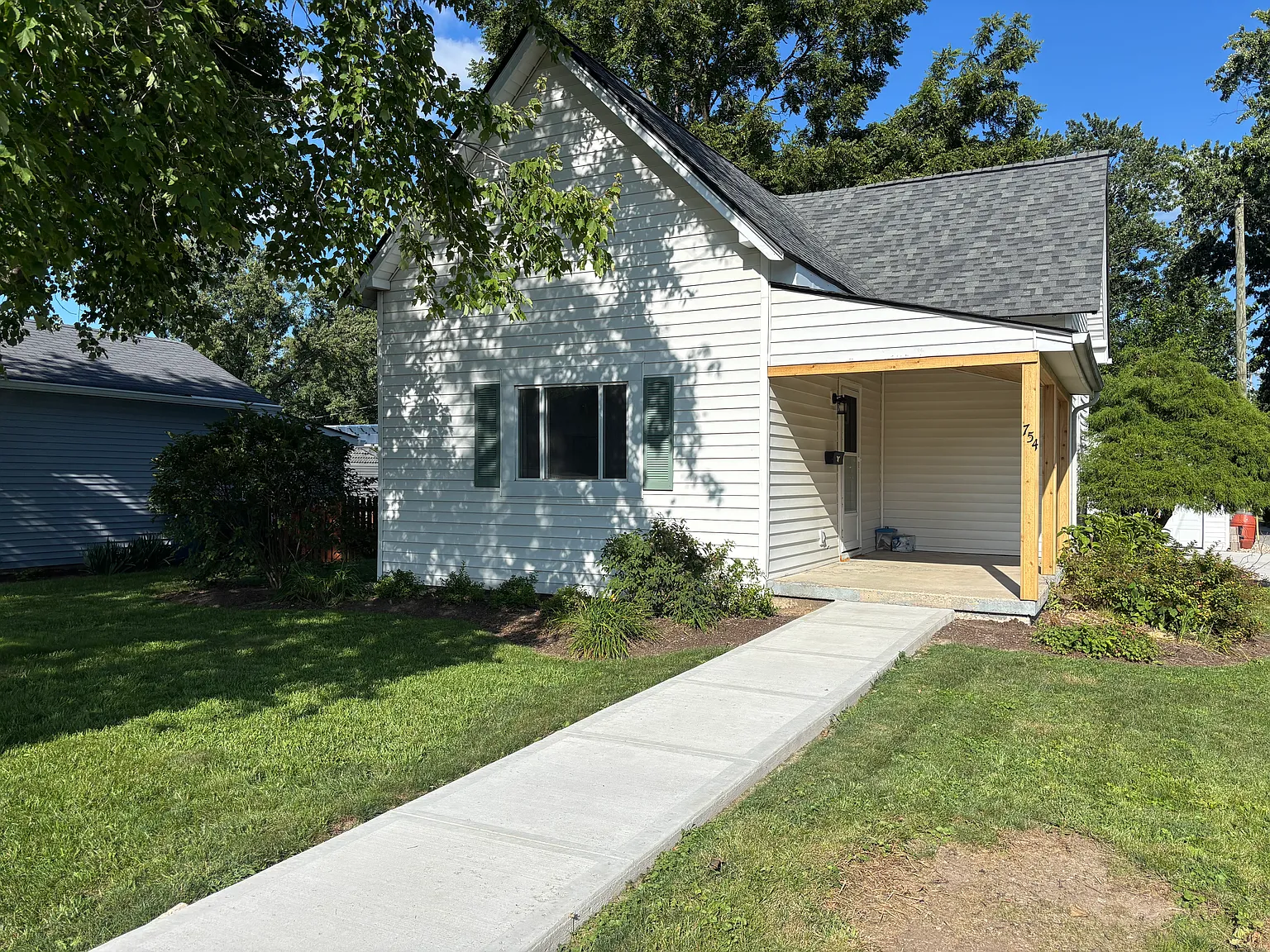 2 bed, 948 sqft, $1,395 — Photo 1