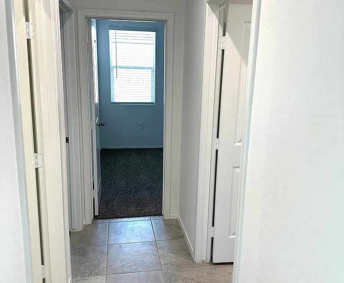 1567 E Fletcher Dr — Photo 17