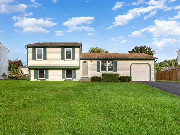 3716 Inclination Dr, Baldwinsville, NY 13027