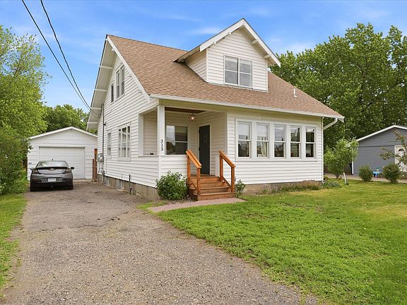 3rd image of 313 W 4th St