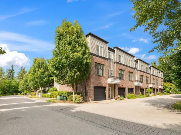 15588 32nd Ave #94, Surrey, BC V3Z 0G3