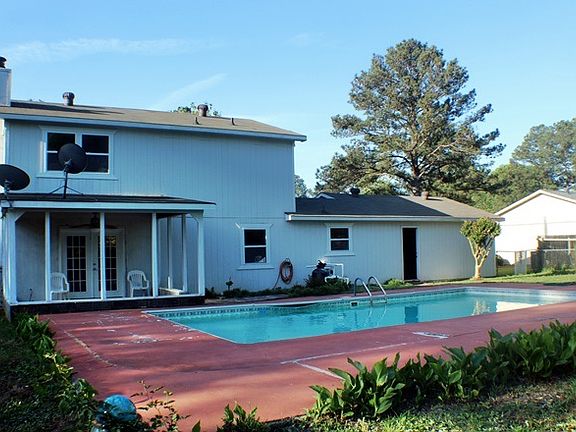 2nd image of 207 Northfield Dr